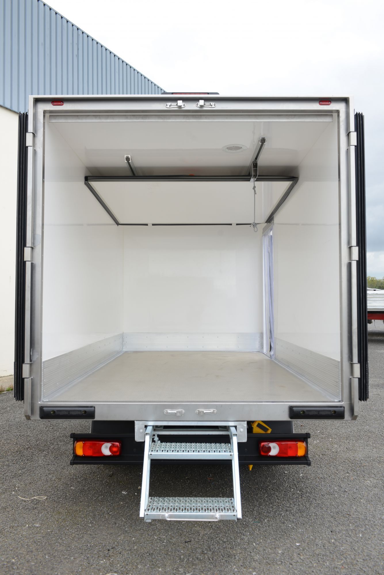 Copie de Véhicules utilitaires frigorifiques CHEREAU (10)